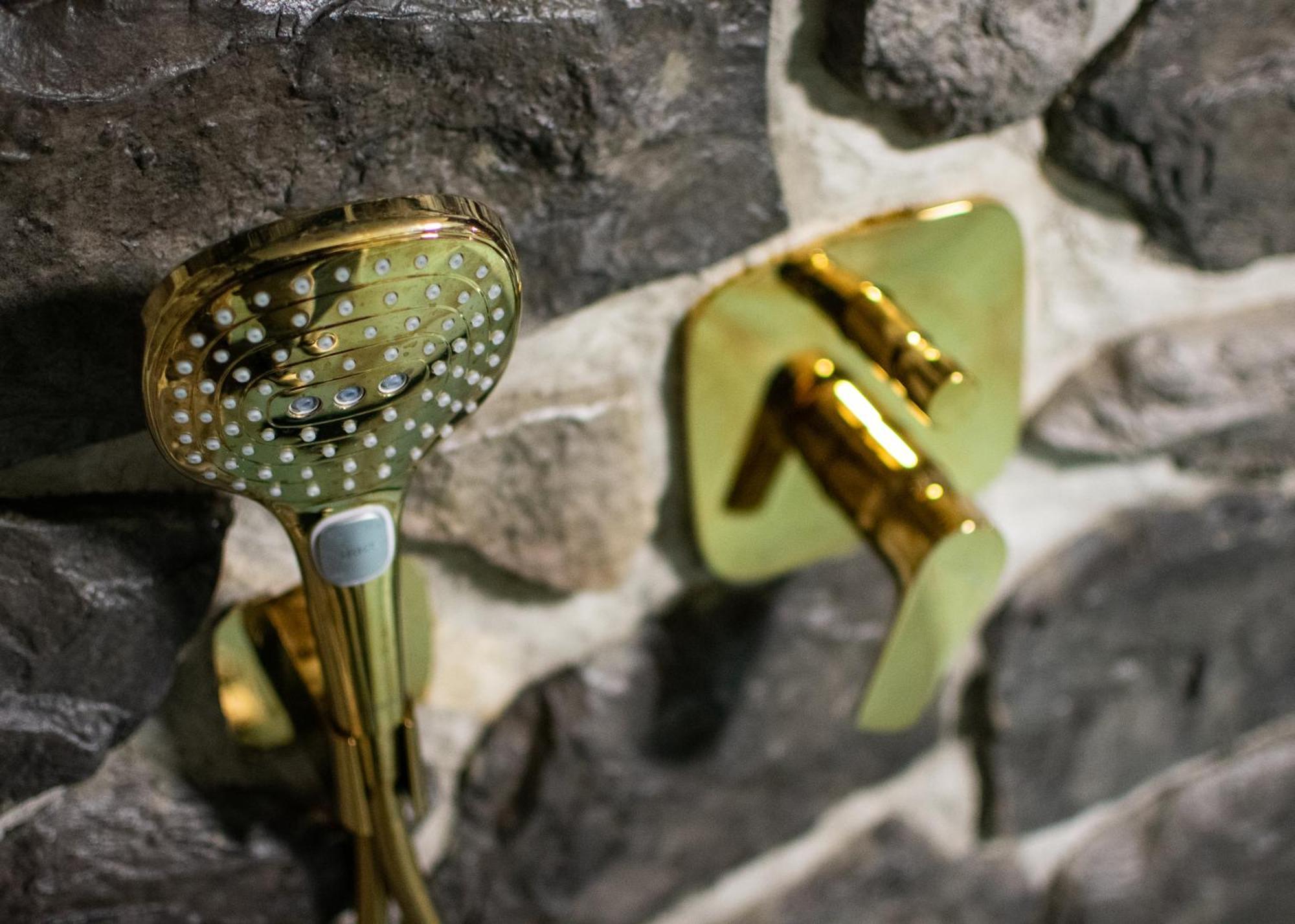 Golden Pinpoint