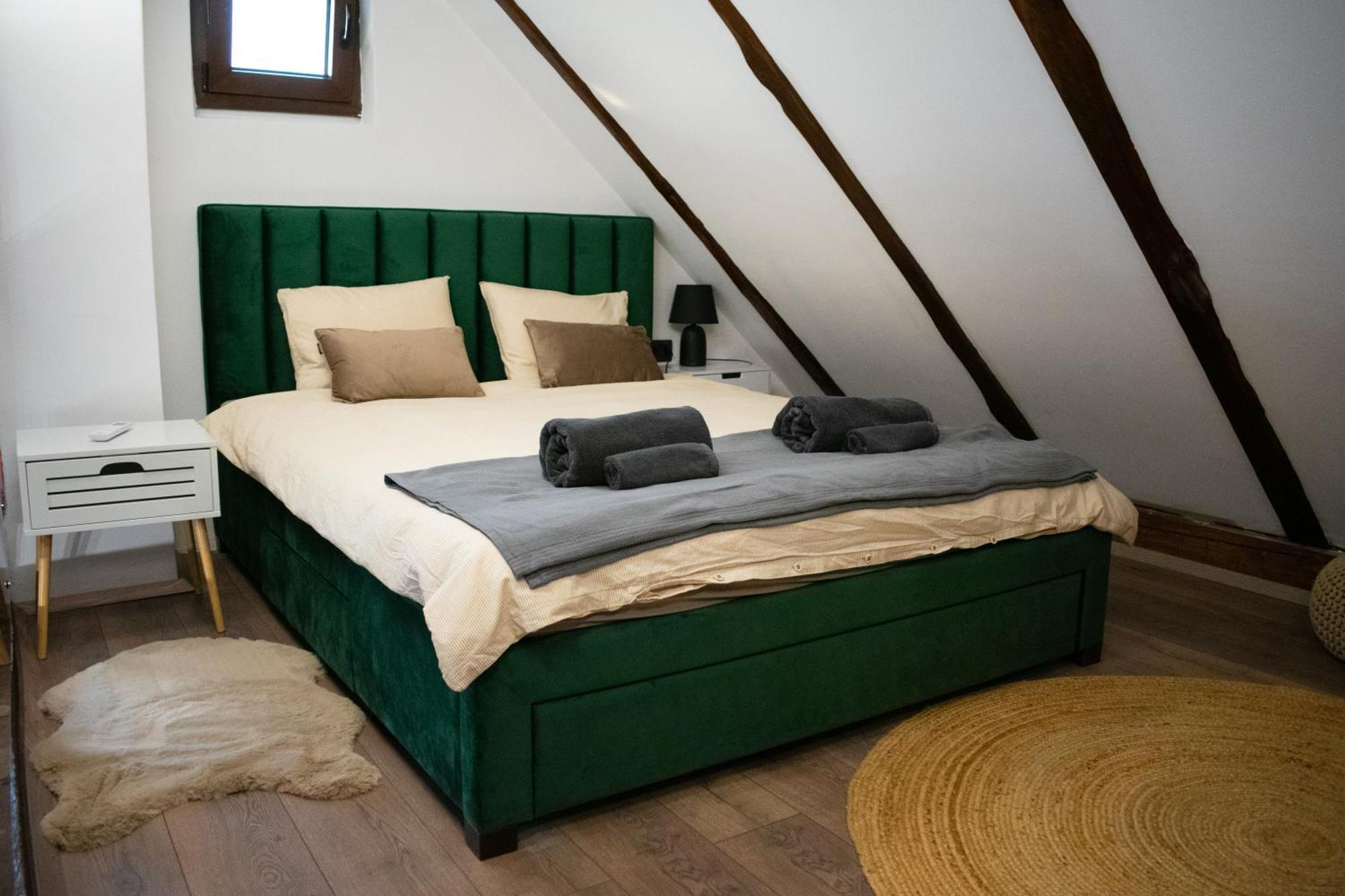 Golden Pinpoint Holiday home *